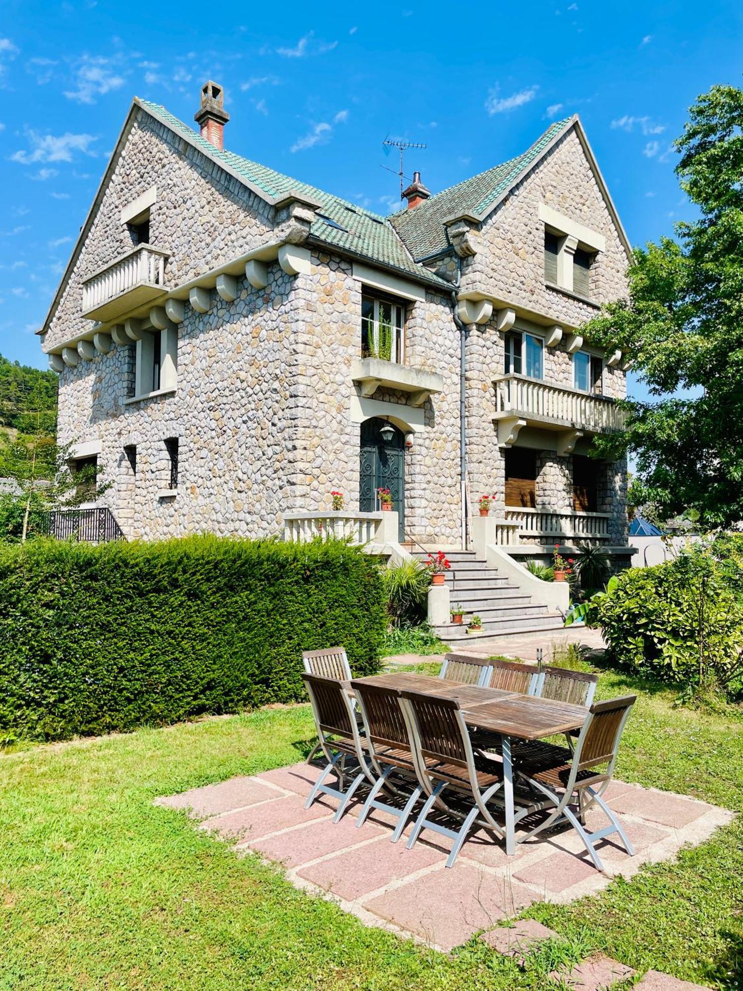 La Maison Au Toit Vert Espalion Exteriör bild